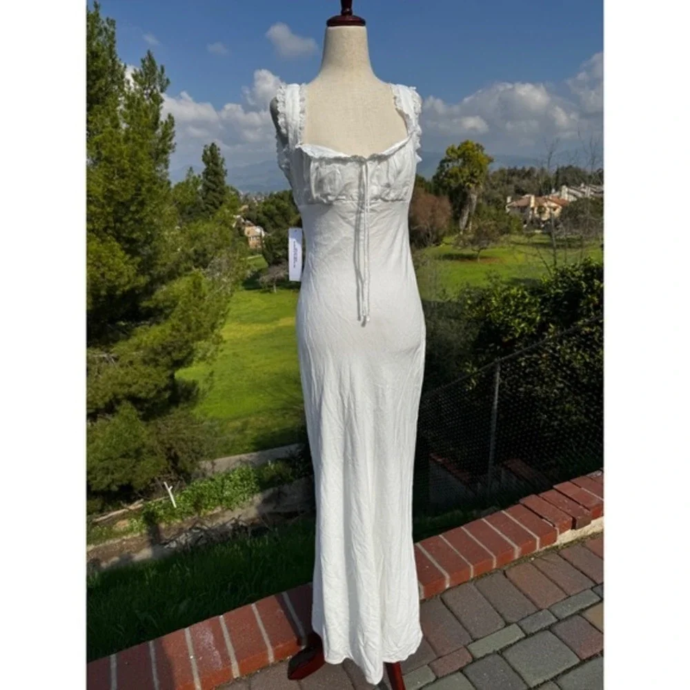 Princess Polly Lillette White Linen Maxi Dress Lace Trim Square Neck Back Tie
4 - Picture 7 of 10